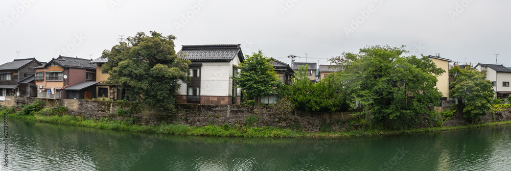 Obraz premium 金沢浅野川のリバーサイドビュー