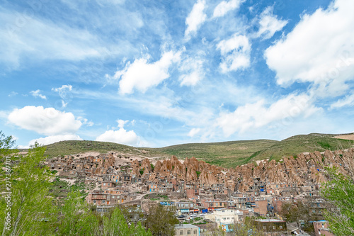 Fotografie View of Iranian ancient cave troglodyte village Kandovan in East Azerbaijan