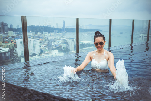 Swimming pool on roof top w...