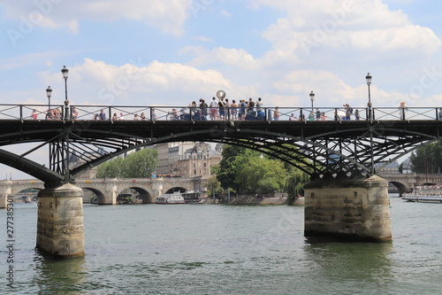 Pont des Arts sur la Seine    Paris