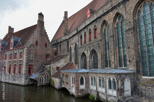 canal in bruges