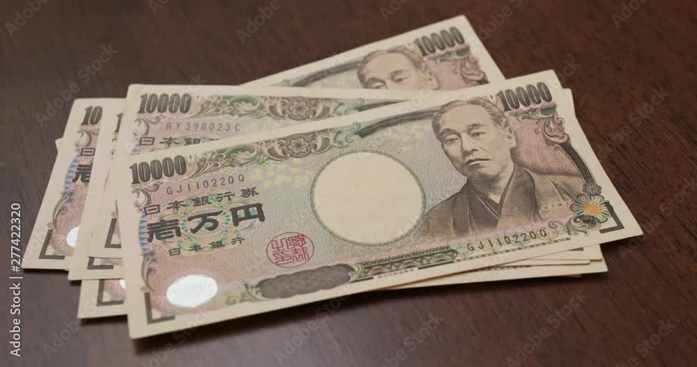 Counting on Japanese yen on the table