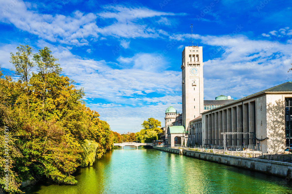 Fototapeta premium German museum in Munich with Isar river, Germany