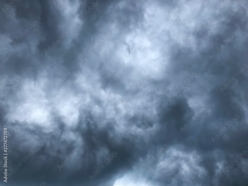 Obraz premium background of dramatic heavy dark clouds