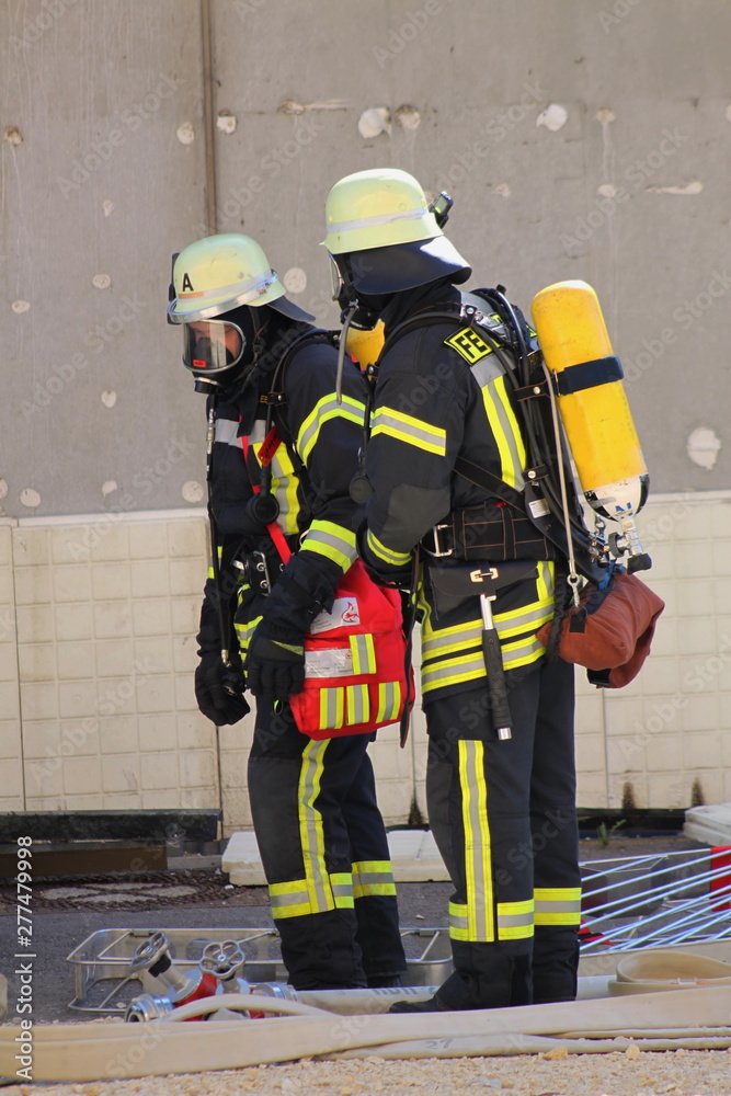 Naklejka premium Feuerwehr im Einsatz 112