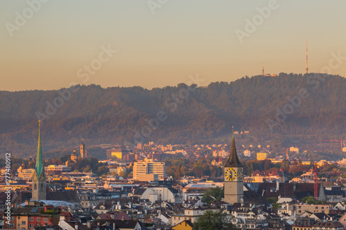 view on churches, roofs and Uetliberg of Zurich city © Pascal Halder
