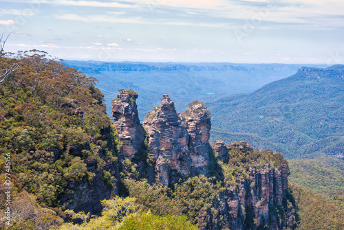 The Three Sisters rock formation in the Blue mountains