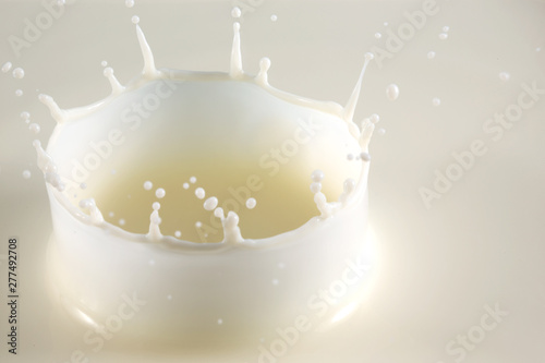 Obraz na plátně Beautiful splash of natural milk.