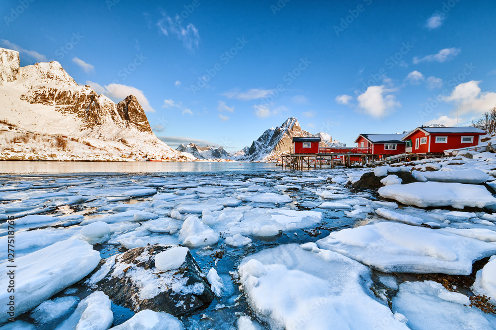 Landscape of Norway lofotens with traditional red houses - obrazy, fototapety, plakaty 