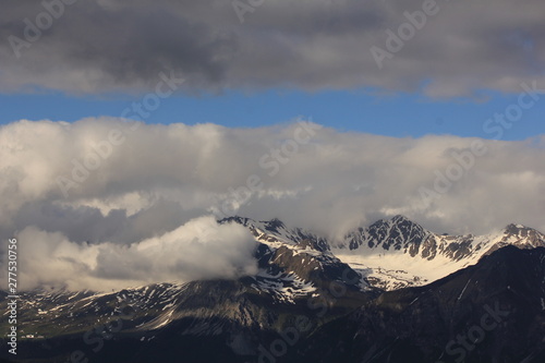 Mount Aroser Rothorn in early summer. © u.perreten