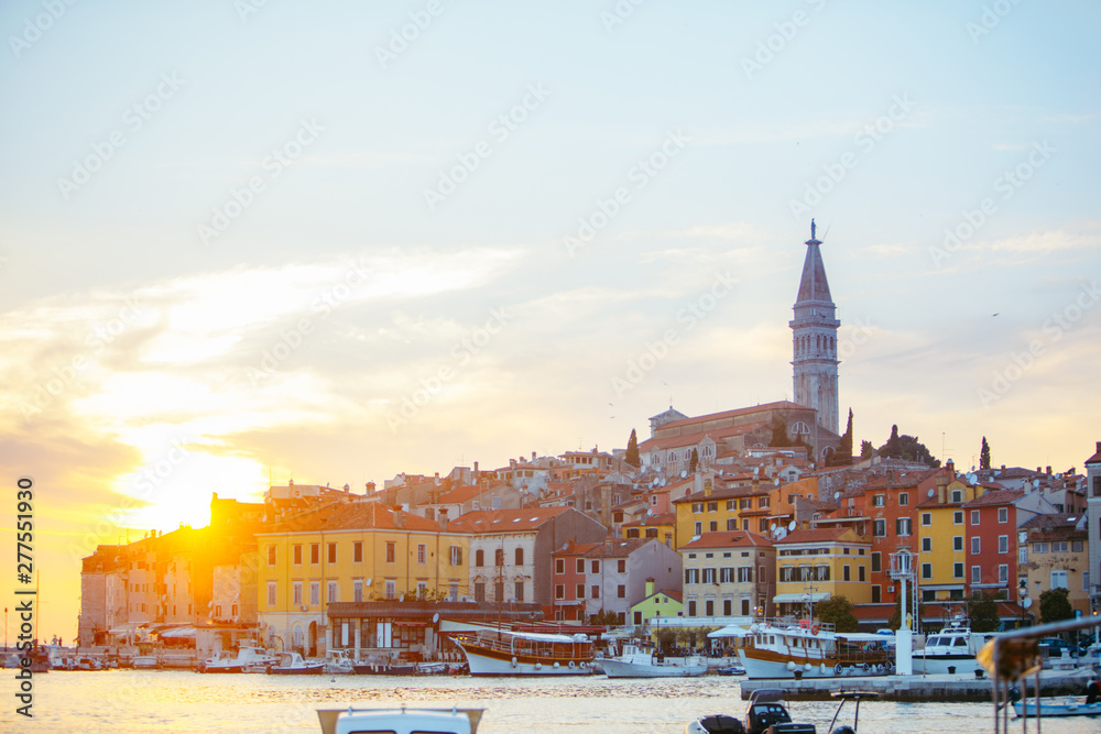 Obraz premium cityscape view of rovinj city on sunset in croatia