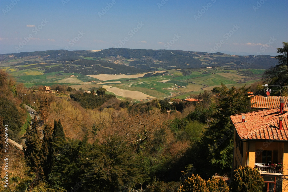 Green hills and fields in Tuscany, Italy