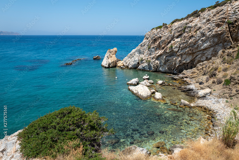 Bucht auf Naxos mit kristallklarem Wasser