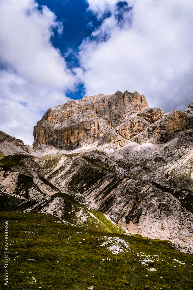 Fototapeta premium Catinaccio d’Antermoia 3004m - The highest peak in the Rosengarten valley (Italy)