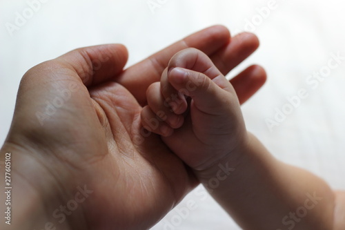 mãos de bebê  photo