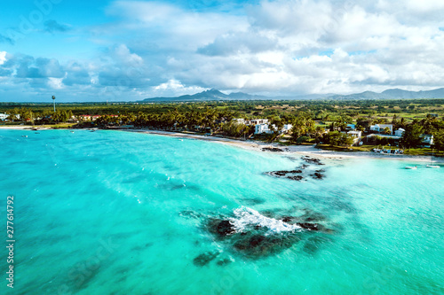 Widok z lotu ptaka plaż Belle Mare, Mauritius.