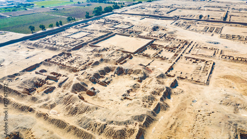 Canvas Print Aerial view of ancient ruins of Chan Chan in Trujillo, Peru