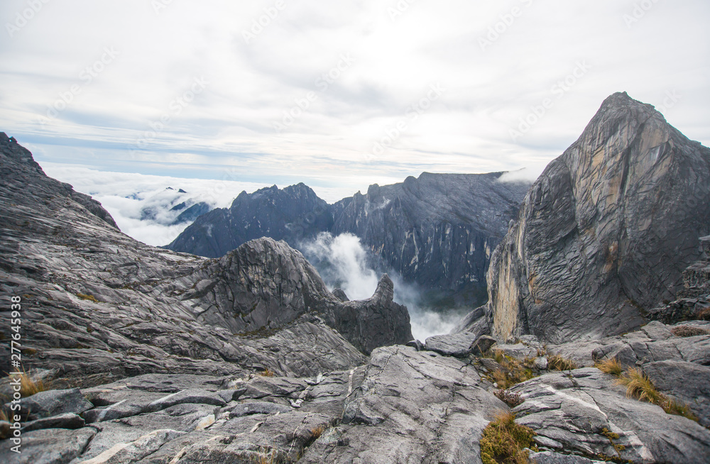 Obraz premium amazing view from the top of mountain peak 