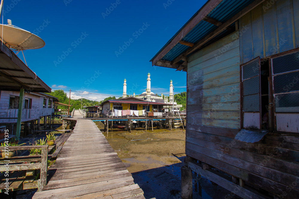 Obraz premium 世界最大規模の水上家屋