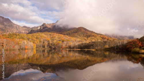 長野県 戸隠高原 鏡池 紅葉