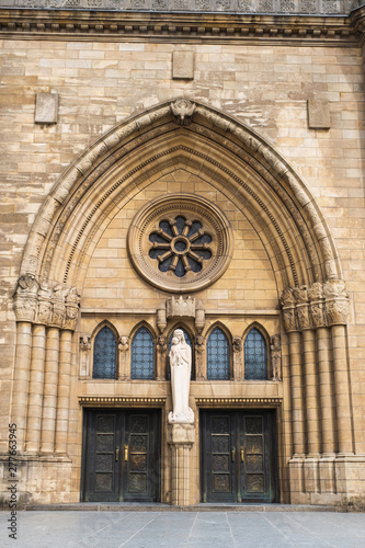 Eingang zur Kathedrale Notre Dame in Luxemburg