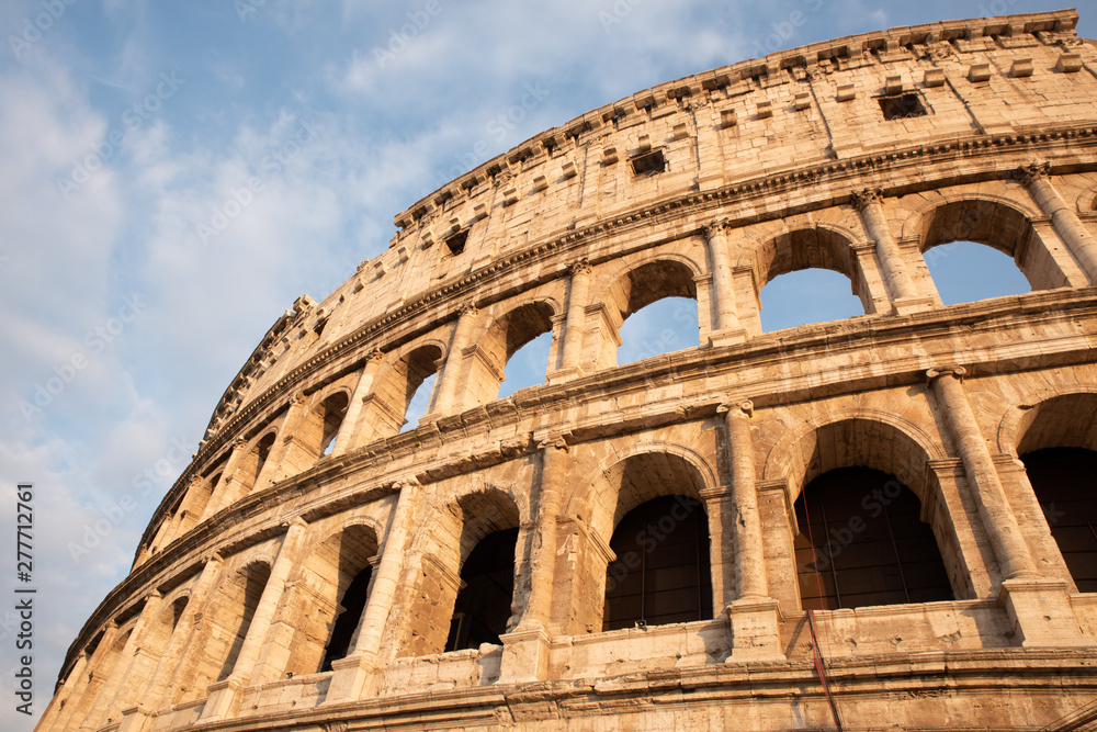 Coliseo Romano en Italia, destino tusistico mundial.
