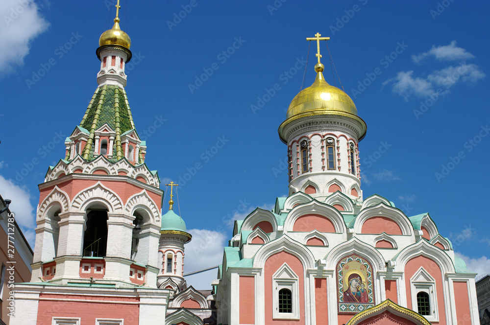 Eglise rénovée de la place rouge de Moscou