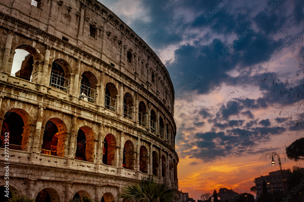 Coliseo Romano en Italia, destino tusistico mundial.