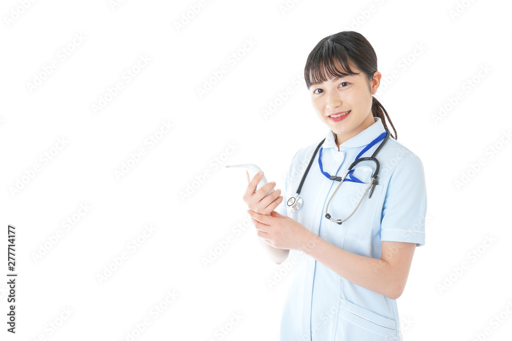 体温の計測をする看護師 体温の計測をする看護師
