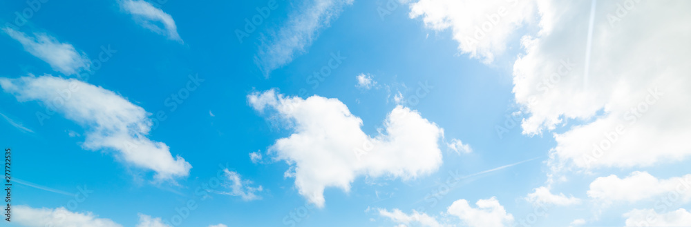 Obraz premium Soft clouds and blue sky