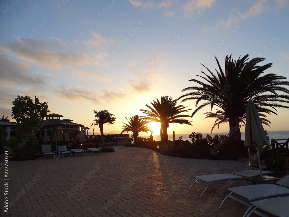 Obraz premium sunset on beach