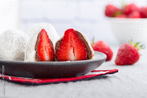 Preparation of Japanese mochi from rice dough