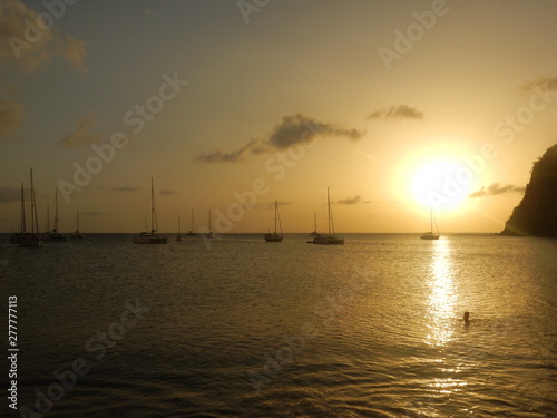Coucher de soleil sur la baie de Deshaies © Patrick