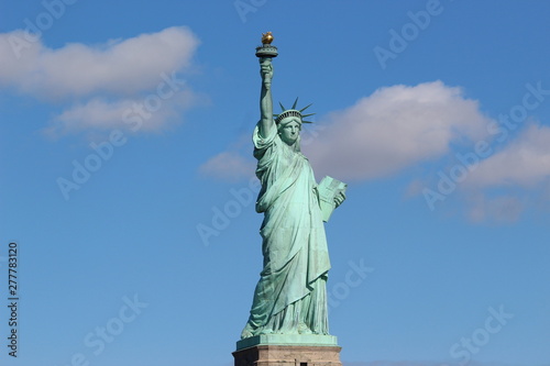  The imposing statue of liberty
