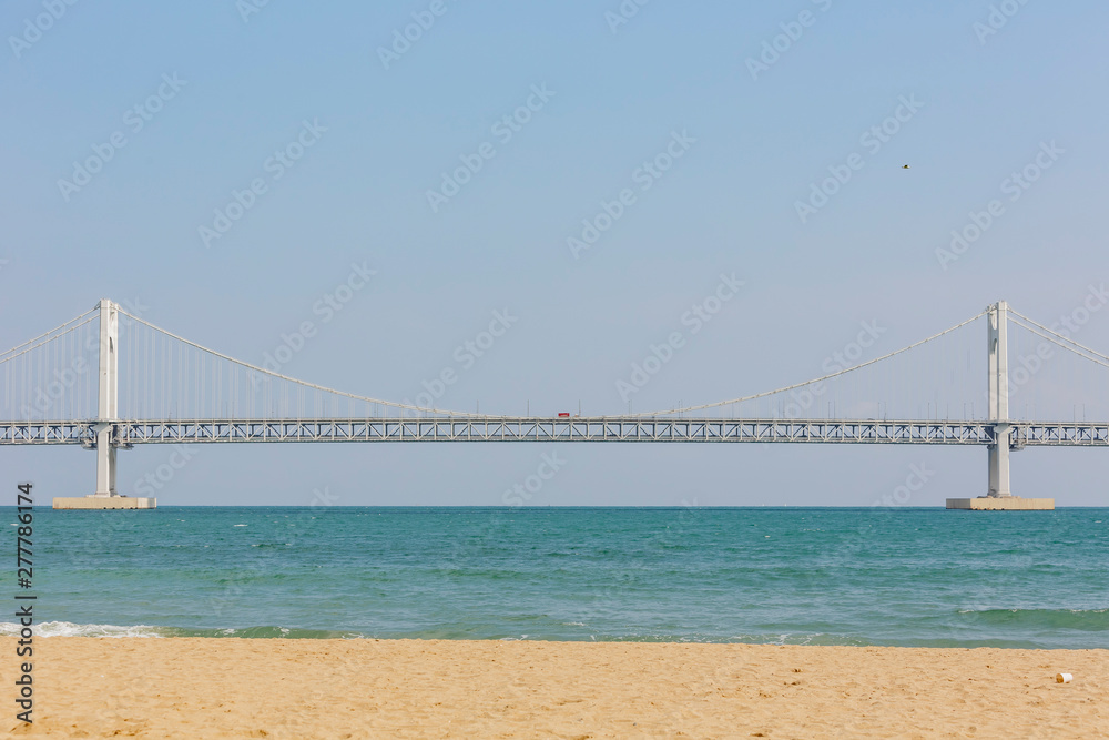 Morning view of the Guangan Bridge and the Gwangalli Beach Morning view of the Guangan Bridge and the Gwangalli Beach