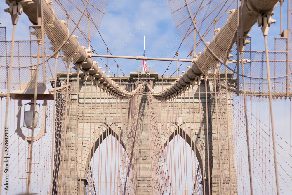 Fototapeta premium New York, EUA - View over Brooklyn Bridge.