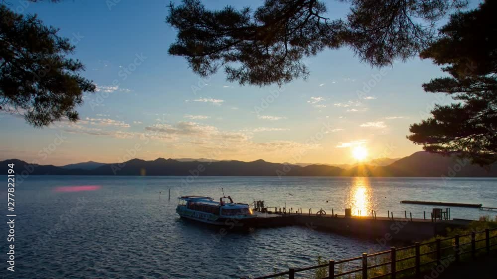 田沢湖　遊覧船停泊　夕日　日没　タイムラプスビデオ