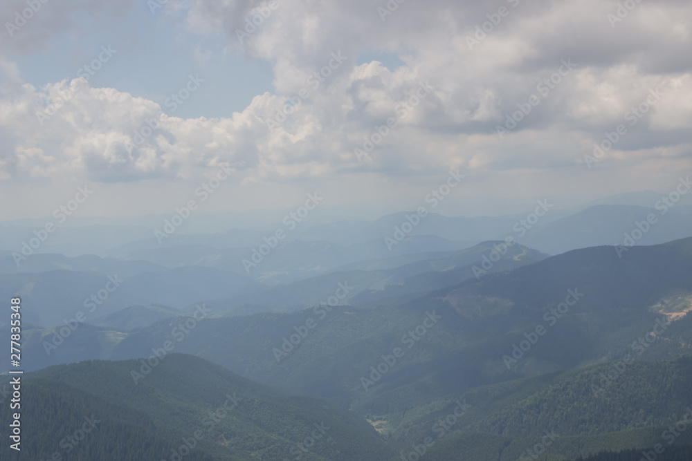 Trekking in the Carpathians, Hike to the border between Ukraine and Romania from Pop Ivan Marmarassky to Pop Ivan Chernogorsky.