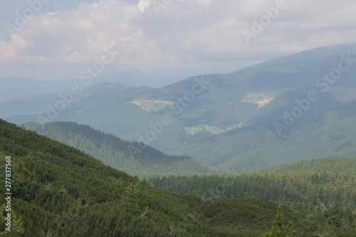 Trekking in the Carpathians, Hike to the border between Ukraine and Romania from Pop Ivan Marmarassky to Pop Ivan Chernogorsky.