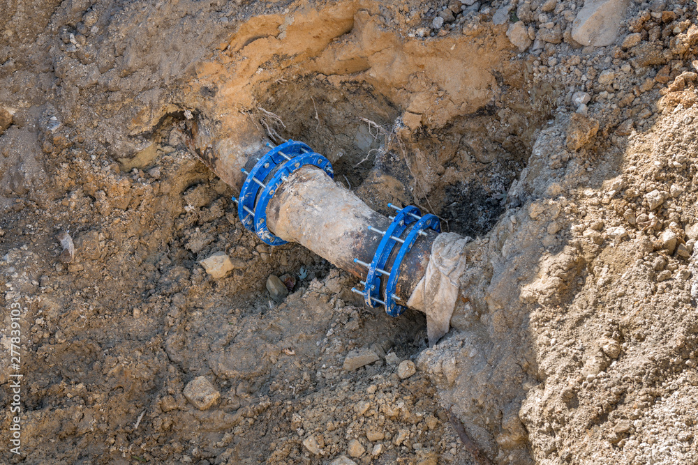 Underground pipe connector. Maintenance and repair of underground pipe. Utility infrastructure