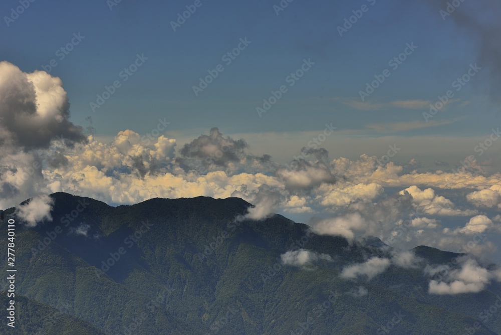 Fototapeta premium Mountain landscape-Mountain View Resort in the Taichung County,Taiwan.