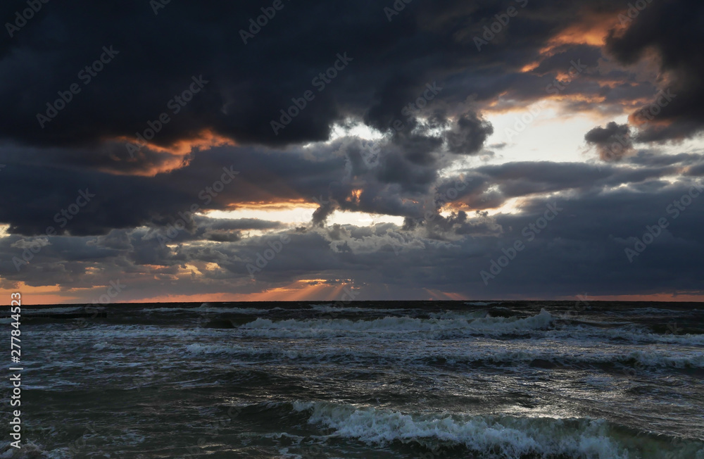 Morze zachód słońca - Morze i fale