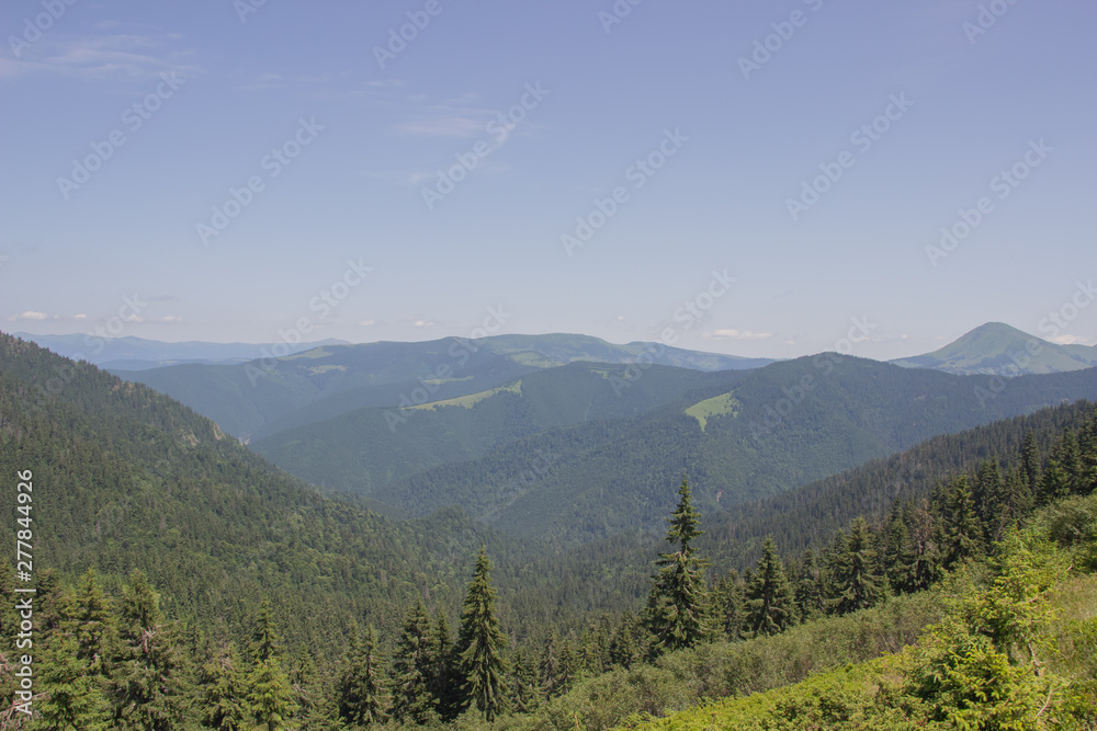 Trekking in the Carpathians, Hike to the border between Ukraine and Romania from Pop Ivan Marmarassky to Pop Ivan Chernogorsky.