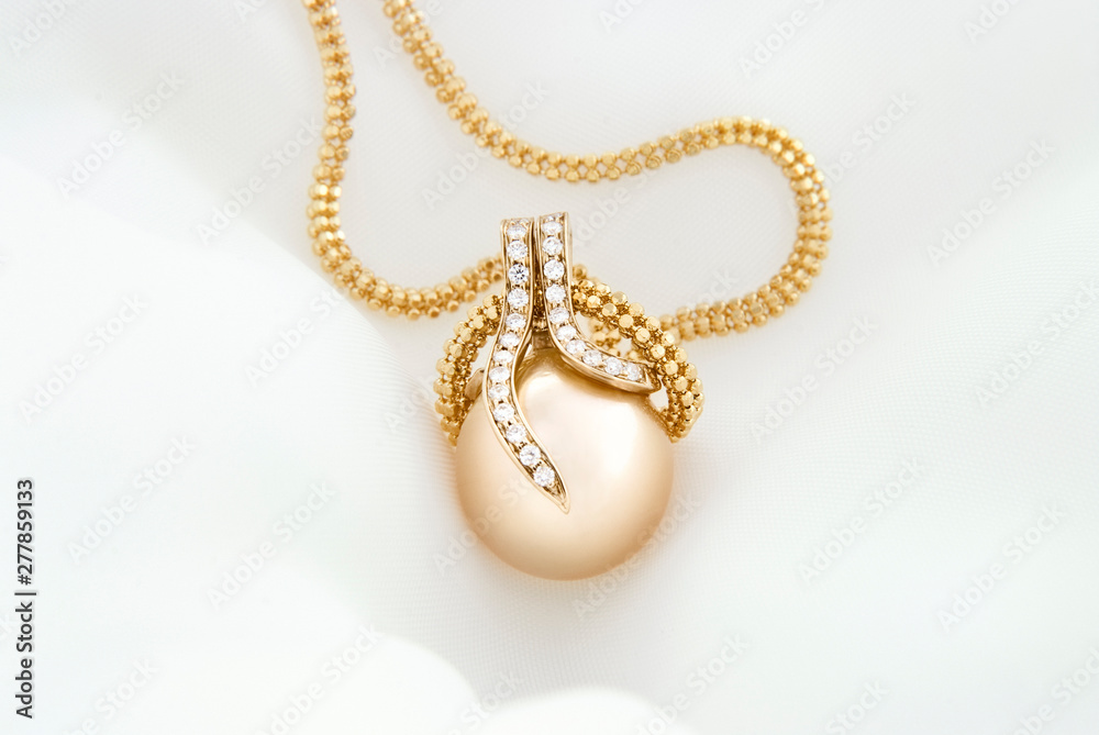 South Sea Golden Pearl Pendant With Diamonds