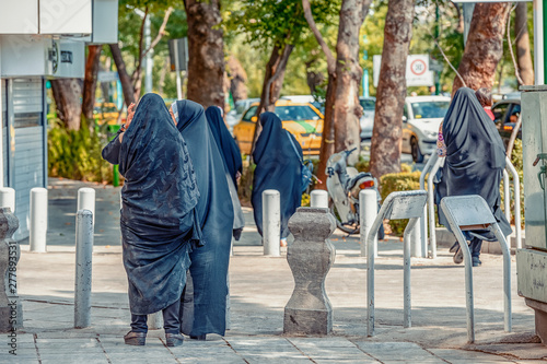 Foto 18/05/2019 Esfahan, Isfahan Province, Iran, Iranian women in traditional clothes