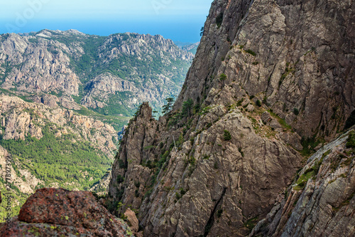 Weg zum "Trou de la Bombe " auf Korsika