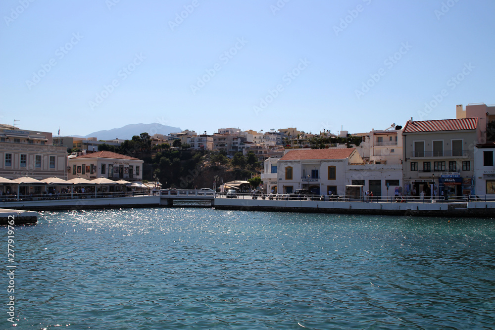 Der Yachthafen von Nikolaos
