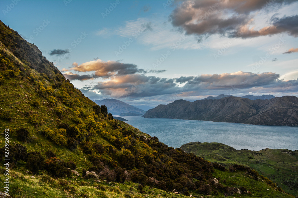 Royce Peak Lake Wanaka (New Zealand)
