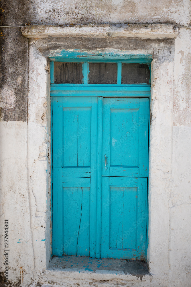Alte bunte Türe und Fassade auf Naxos Griechenland