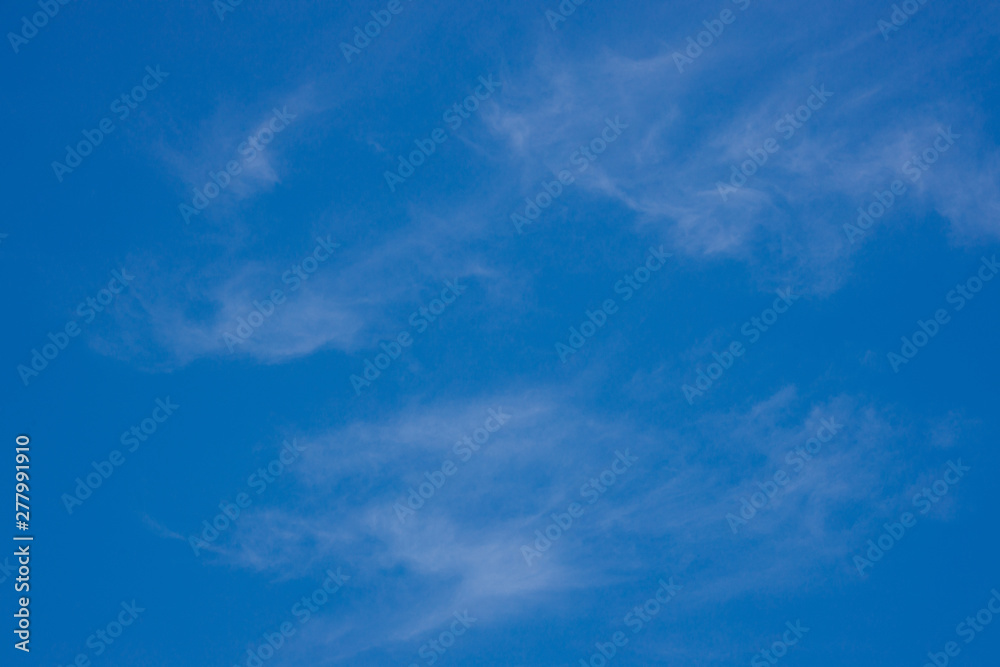 Obraz premium blue sky with white clouds